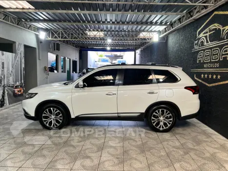 OUTLANDER 2.2 4X4 16V DIESEL 4P AUTOMÁTICO