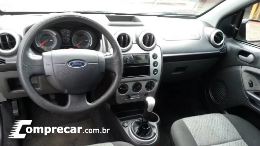 FORD FIESTA 1.6 Rocam SE 8V 4 portas