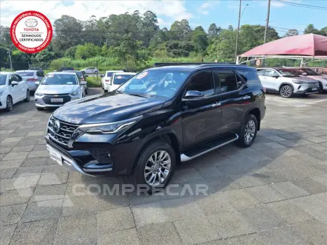 HILUX SW4 2.8 D-4D TURBO DIESEL SRX 7L 4X4 AUTOMÁ