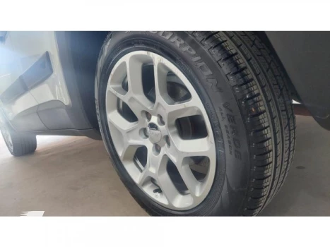 RENEGADE - 1.8 16V LONGITUDE 4P AUTOMÁTICO