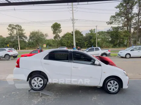 Etios Sedan 1.5 16V 4P FLEX XS