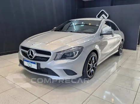 Mercedes-Benz CLA 200 1.6 Urban 16V 4 portas