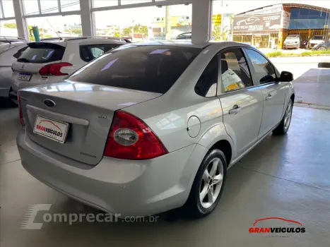 FOCUS 2.0 GHIA SEDAN 16V FLEX 4P AUTOMÁTICO