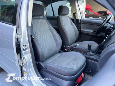 POLO SEDAN 1.6 MI 8V