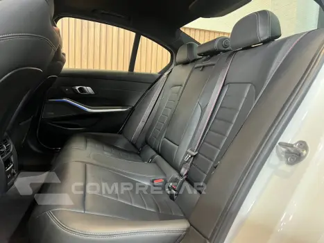 320i 2.0 16V TURBO GASOLINA M SPORT AUTOMÁTICO