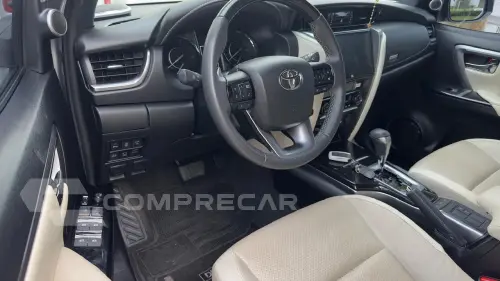 HILUX SW4 2.8 D-4d Turbo Diamond 7L 4X4