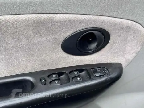 QQ 1.0 MPFI 12V GASOLINA 4P MANUAL