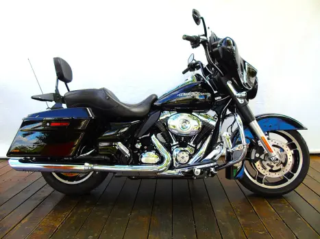 HARLEY-DAVIDSON STREET GLIDE FLHX
