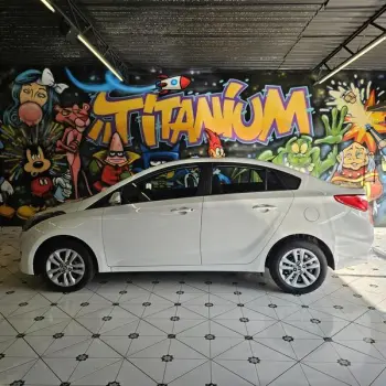 Hyundai HB20S 1.6 A COMF 4 portas