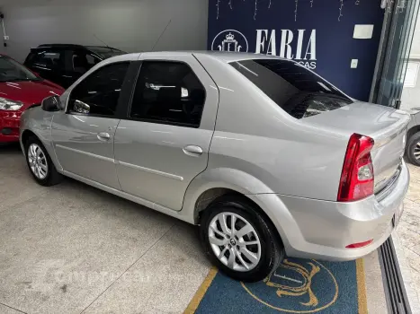 Renault LOGAN Expression Hi-Flex 1.6 8V 4p 4 portas