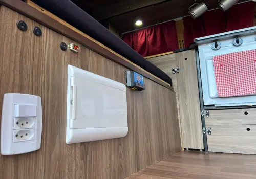 KOMBI 1.6 FURGÃO 8V GASOLINA 3P MANUAL