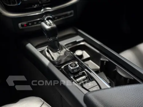 XC 60 T-5 MOMENTUM 2.0 254cv AWD 5p