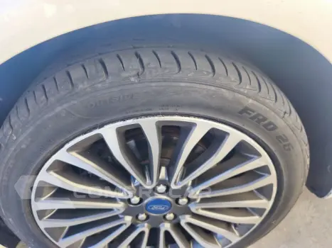 Fusion 2.0 4P 16V TITANIUM AUTOMÁTICO