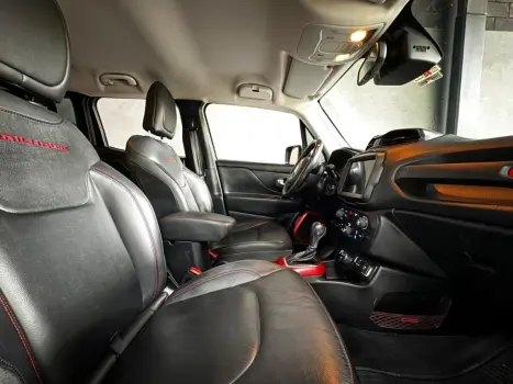 RENEGADE 2.0 16V TURBO DIESEL TRAILHAWK 4P 4X4 AUTOMÁTICO