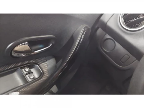 LOGAN - 1.0 12V SCE ZEN MANUAL