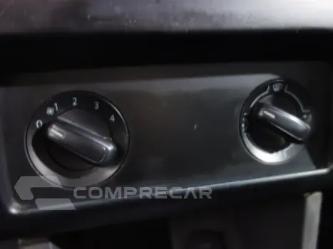 FOX - 1.6 MI 8V 4P MANUAL