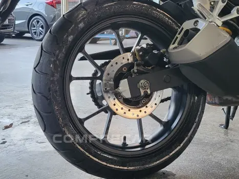 CB 300F