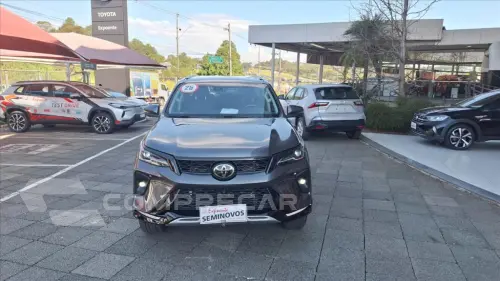 HILUX SW4 2.8 D-4D TURBO DIESEL SRX PLATINUM 7L 4