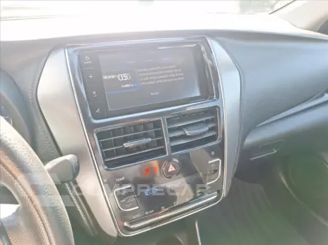 YARIS 1.5 16V FLEX SEDAN XL LIVE MULTIDRIVE