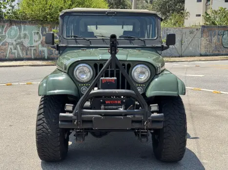 JEEP 2.6 6 Cilindros 12V