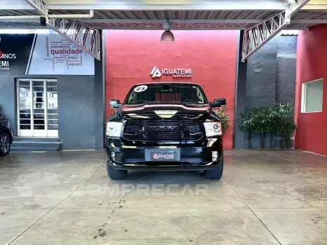 CLASSIC 5.7 V8 GASOLINA LARAMIE NIGHT EDITION CD 4X4 AUTOMÁT