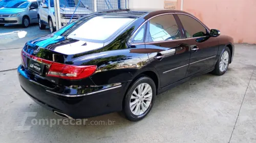 AZERA 3.3 MPFI GLS Sedan V6 24V