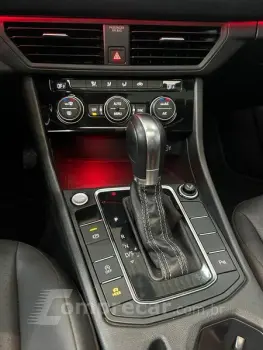 JETTA R-LINE 250 TSI 1.4 FLEX 16V AUT.