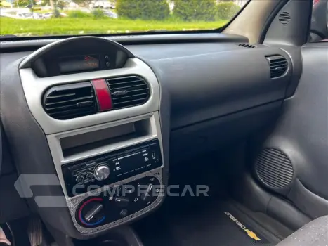 CORSA 1.4 MPFI Premium Sedan 8V