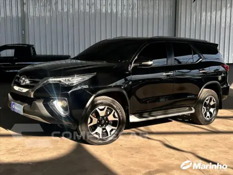 Toyota HILUX SW4 2.8 SRX 4X4 16V TURBO INTERCOOLER DIESE 4 portas