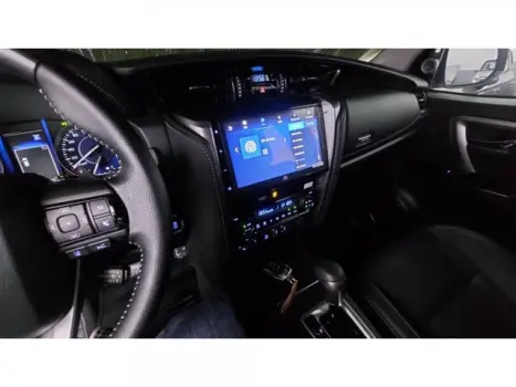 HILUX SW4 - 2.8 D-4D TURBO SRX 4X4 AUTOMÁTICO