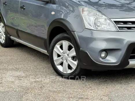 LIVINA 1.8 SL X-gear 16V