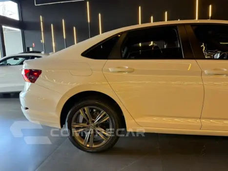 JETTA 1.4 250 TSI TOTAL FLEX R-LINE TIPTRONIC