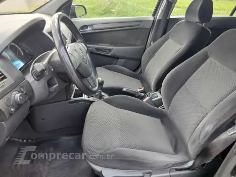 VECTRA 2.0 MPFI GT Hatch 8V