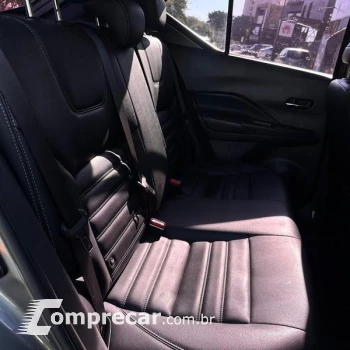 KICKS SV CVT