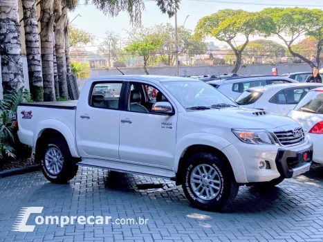 Toyota HILUX 3.0 SRV 4X4 CD 16V Turbo Intercooler 4 portas