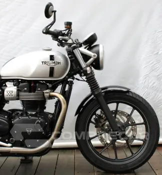 TRIUMPH STREET TWIN