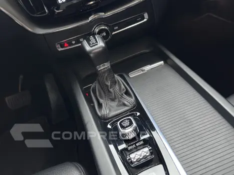 XC60 2.0 D5 DIESEL MOMENTUM AWD GEARTRONIC