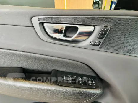 XC60 2.0 T8 Hybrid Momentum AWD Geartronic