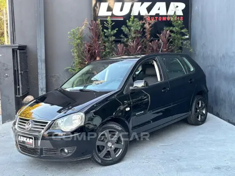 Volkswagen POLO 1.6 MI Sportline 8V 4 portas