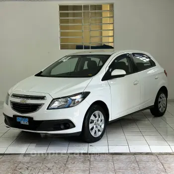 CHEVROLET ONIX HATCH LT 1.4 8V FlexPower 5p Mec. 4 portas