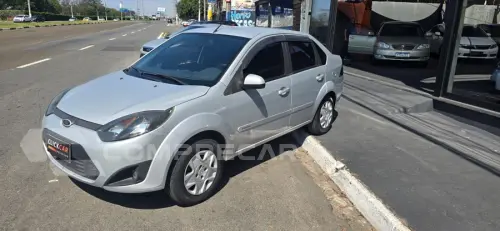 FORD FIESTA 4 portas