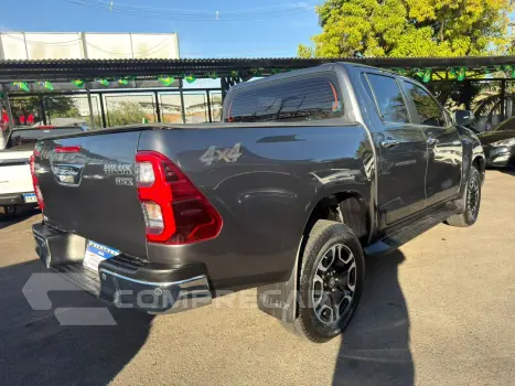 Hilux Caminhonete 2.8 16V SRX 4X4 DIESEL CABINE DUPLA AUTOMÁ