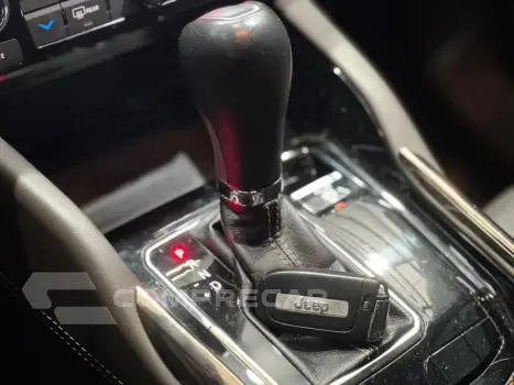 COMMANDER 1.3 T270 TURBO FLEX OVERLAND AT6