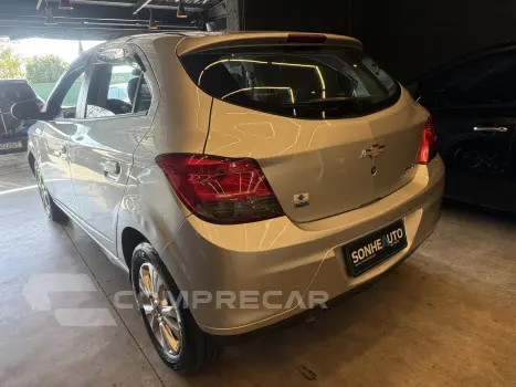 ONIX 1.4 MPFI LTZ  Automático