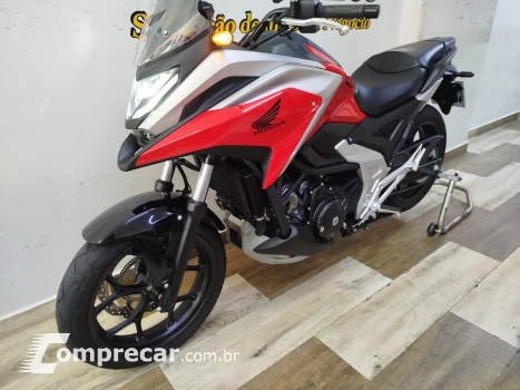 NC 750X 700 cc