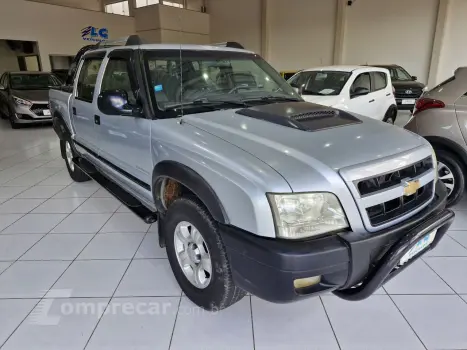 CHEVROLET S10 2.4 ADVANTAGE CABINE DUPLA 4 portas