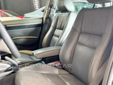 CIVIC - 1.8 EXS 16V 4P AUTOMÁTICO