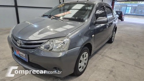 Toyota ETIOS 1.5 XS Sedan 16V 4 portas