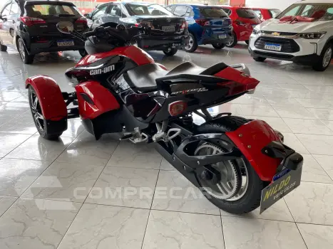 Triciclo Spyder 990 RS