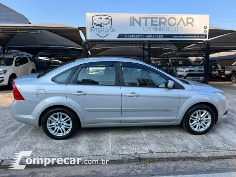 FORD FOCUS 2.0 S Sedan 16V Auto 4 portas